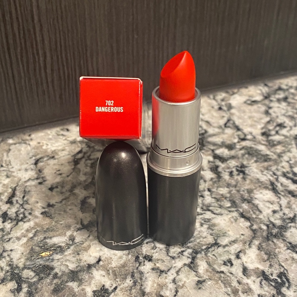 MAC Dangerous Red Matte Lipstick #702 Brand NEW